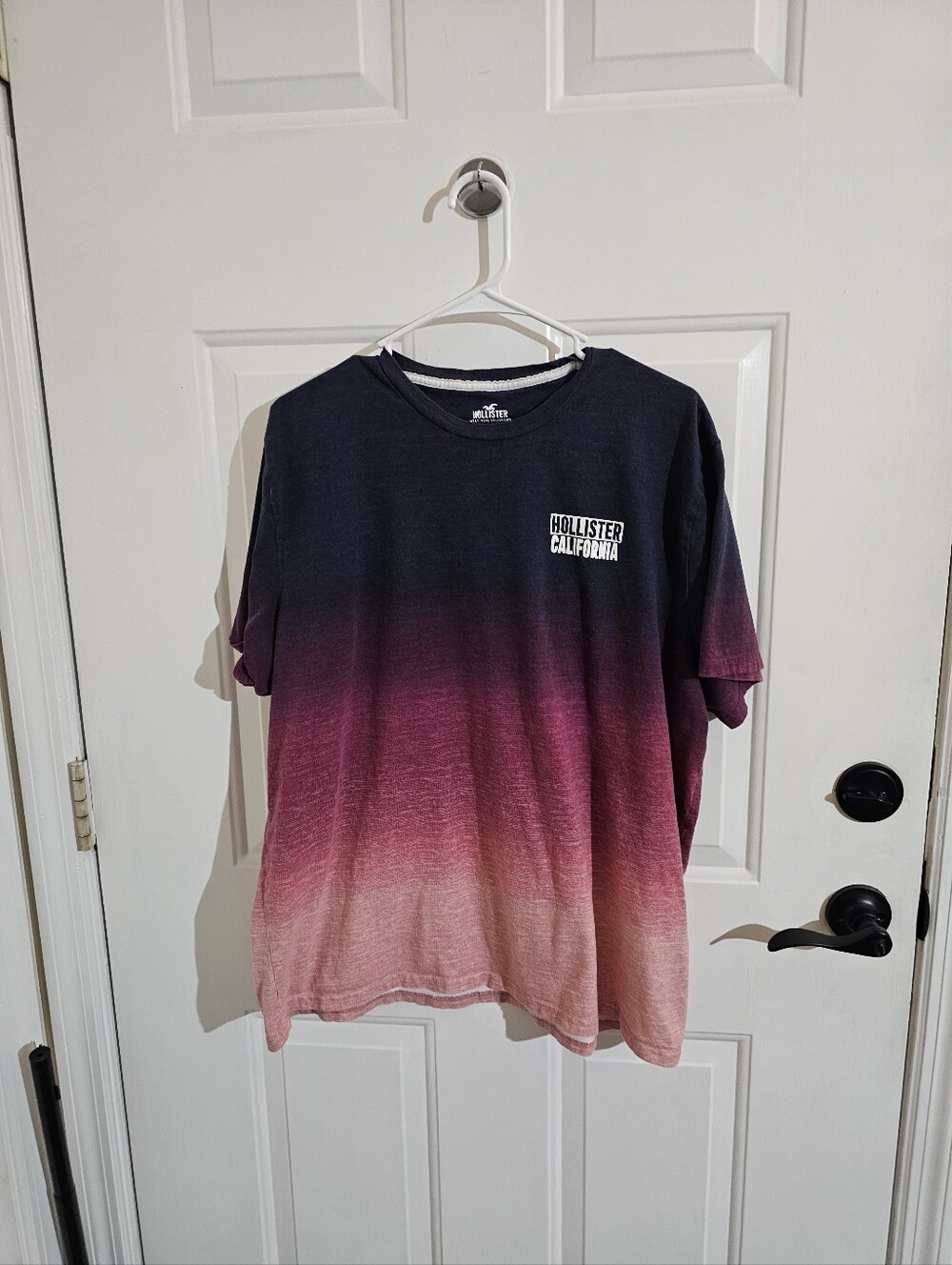 Hollister Gradient Crew Tee in Navy, Mauve, Pink